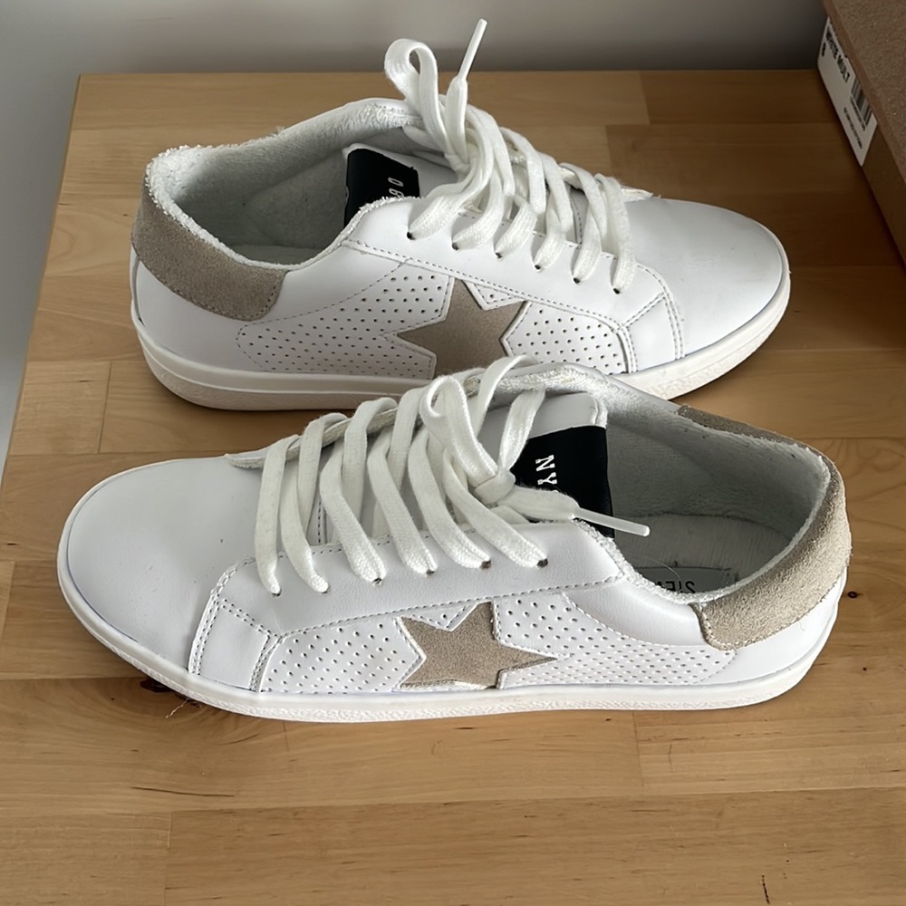 Steve Madden star ⭐️ white sneakers